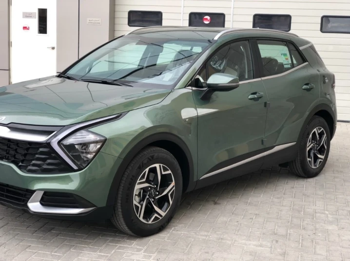 Kia Sportage 2023 green rental in dubai - undefined